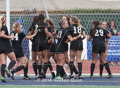 Thumbnail 2 in Palos Verdes vs. Northwood (CIF-SS D2 Final) photogallery.