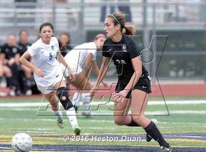 Thumbnail 2 in Palos Verdes vs. Northwood (CIF-SS D2 Final) photogallery.