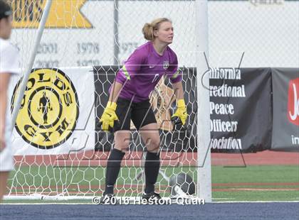 Thumbnail 3 in Palos Verdes vs. Northwood (CIF-SS D2 Final) photogallery.