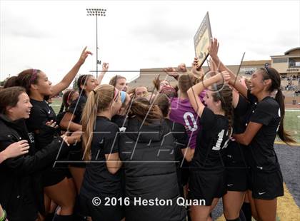 Thumbnail 1 in Palos Verdes vs. Northwood (CIF-SS D2 Final) photogallery.