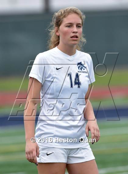 Thumbnail 1 in Palos Verdes vs. Northwood (CIF-SS D2 Final) photogallery.