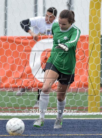 Thumbnail 2 in Palos Verdes vs. Northwood (CIF-SS D2 Final) photogallery.