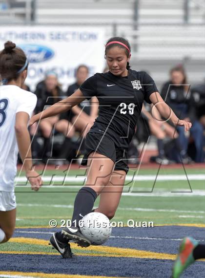 Thumbnail 2 in Palos Verdes vs. Northwood (CIF-SS D2 Final) photogallery.