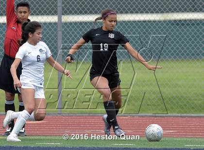 Thumbnail 3 in Palos Verdes vs. Northwood (CIF-SS D2 Final) photogallery.