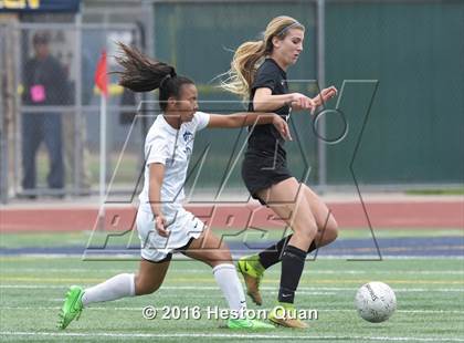 Thumbnail 1 in Palos Verdes vs. Northwood (CIF-SS D2 Final) photogallery.