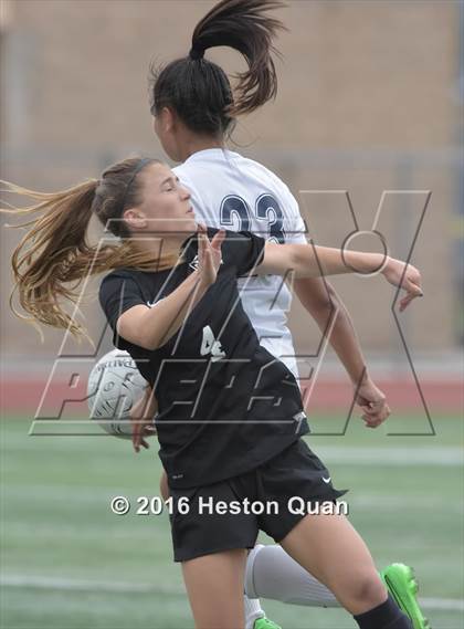 Thumbnail 3 in Palos Verdes vs. Northwood (CIF-SS D2 Final) photogallery.