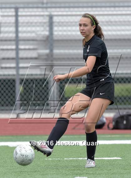 Thumbnail 1 in Palos Verdes vs. Northwood (CIF-SS D2 Final) photogallery.