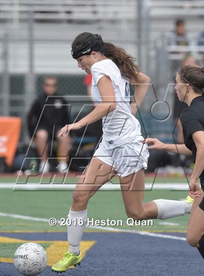 Thumbnail 1 in Palos Verdes vs. Northwood (CIF-SS D2 Final) photogallery.