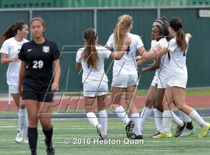 Thumbnail 2 in Palos Verdes vs. Northwood (CIF-SS D2 Final) photogallery.
