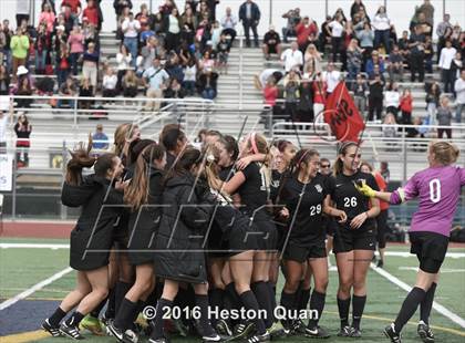 Thumbnail 2 in Palos Verdes vs. Northwood (CIF-SS D2 Final) photogallery.