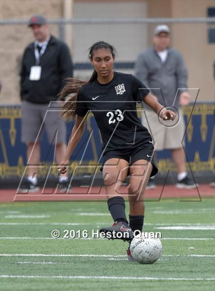 Thumbnail 3 in Palos Verdes vs. Northwood (CIF-SS D2 Final) photogallery.