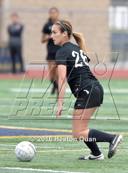 Thumbnail 1 in Palos Verdes vs. Northwood (CIF-SS D2 Final) photogallery.