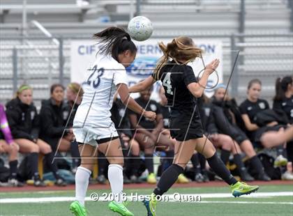 Thumbnail 2 in Palos Verdes vs. Northwood (CIF-SS D2 Final) photogallery.