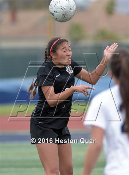 Thumbnail 3 in Palos Verdes vs. Northwood (CIF-SS D2 Final) photogallery.