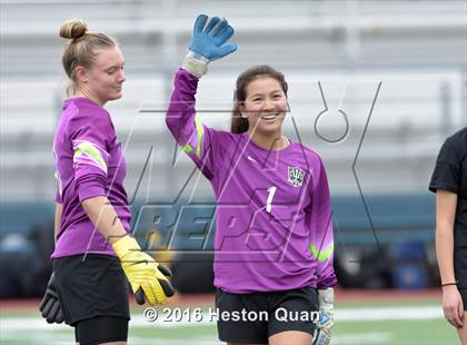 Thumbnail 2 in Palos Verdes vs. Northwood (CIF-SS D2 Final) photogallery.