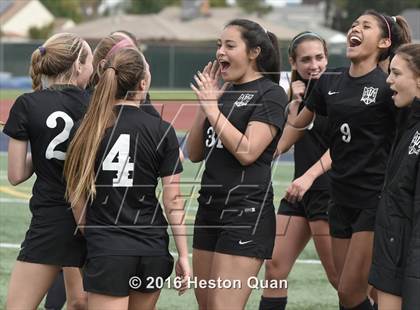 Thumbnail 1 in Palos Verdes vs. Northwood (CIF-SS D2 Final) photogallery.