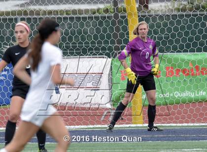 Thumbnail 2 in Palos Verdes vs. Northwood (CIF-SS D2 Final) photogallery.