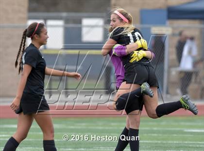 Thumbnail 3 in Palos Verdes vs. Northwood (CIF-SS D2 Final) photogallery.