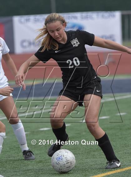 Thumbnail 3 in Palos Verdes vs. Northwood (CIF-SS D2 Final) photogallery.