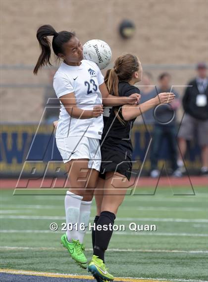 Thumbnail 3 in Palos Verdes vs. Northwood (CIF-SS D2 Final) photogallery.