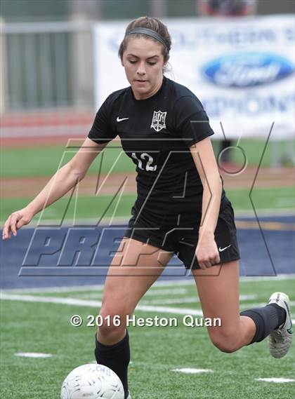 Thumbnail 3 in Palos Verdes vs. Northwood (CIF-SS D2 Final) photogallery.