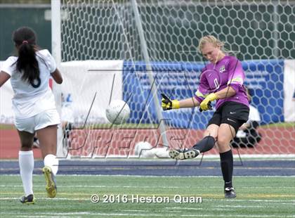 Thumbnail 2 in Palos Verdes vs. Northwood (CIF-SS D2 Final) photogallery.