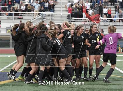 Thumbnail 1 in Palos Verdes vs. Northwood (CIF-SS D2 Final) photogallery.
