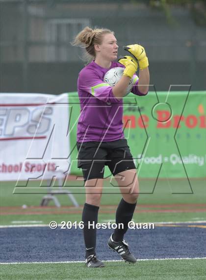 Thumbnail 2 in Palos Verdes vs. Northwood (CIF-SS D2 Final) photogallery.