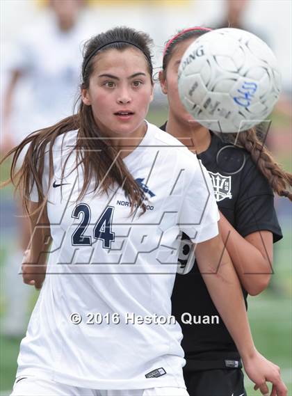 Thumbnail 1 in Palos Verdes vs. Northwood (CIF-SS D2 Final) photogallery.