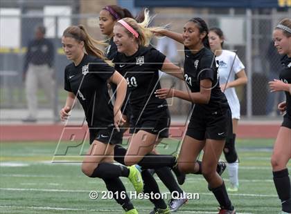 Thumbnail 3 in Palos Verdes vs. Northwood (CIF-SS D2 Final) photogallery.