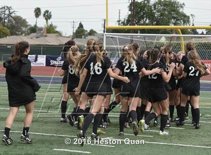 Thumbnail 3 in Palos Verdes vs. Northwood (CIF-SS D2 Final) photogallery.