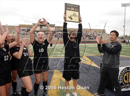 Thumbnail 2 in Palos Verdes vs. Northwood (CIF-SS D2 Final) photogallery.