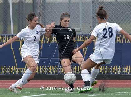Thumbnail 3 in Palos Verdes vs. Northwood (CIF-SS D2 Final) photogallery.