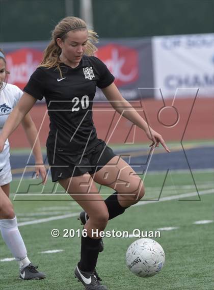 Thumbnail 3 in Palos Verdes vs. Northwood (CIF-SS D2 Final) photogallery.