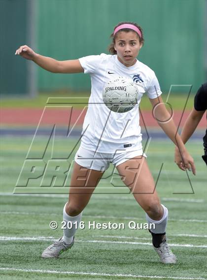 Thumbnail 2 in Palos Verdes vs. Northwood (CIF-SS D2 Final) photogallery.
