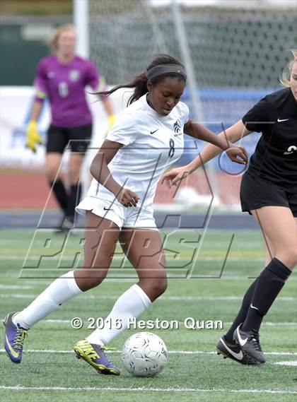 Thumbnail 3 in Palos Verdes vs. Northwood (CIF-SS D2 Final) photogallery.