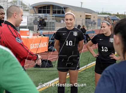 Thumbnail 1 in Palos Verdes vs. Northwood (CIF-SS D2 Final) photogallery.