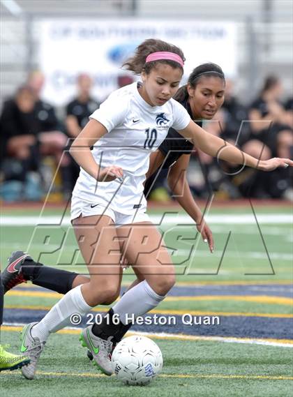 Thumbnail 3 in Palos Verdes vs. Northwood (CIF-SS D2 Final) photogallery.