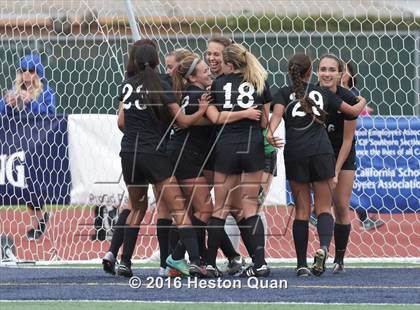 Thumbnail 3 in Palos Verdes vs. Northwood (CIF-SS D2 Final) photogallery.