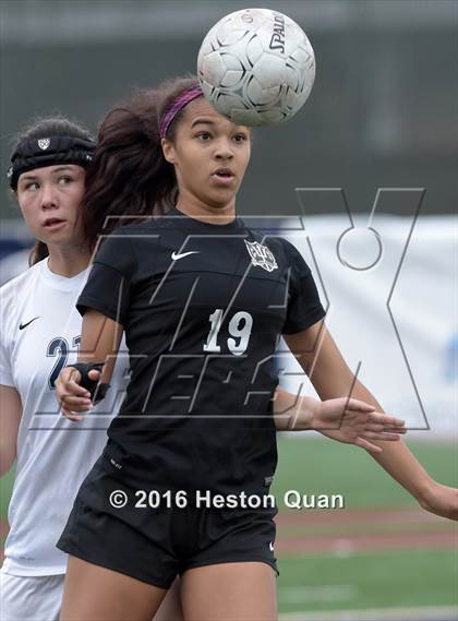 Thumbnail 3 in Palos Verdes vs. Northwood (CIF-SS D2 Final) photogallery.