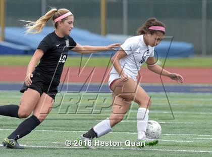 Thumbnail 2 in Palos Verdes vs. Northwood (CIF-SS D2 Final) photogallery.