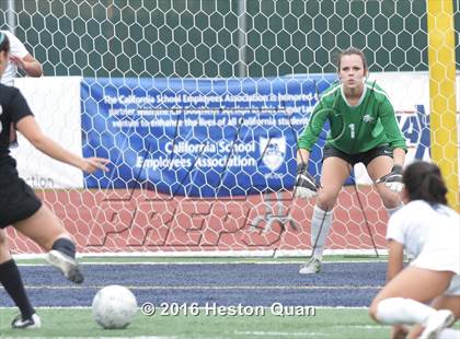 Thumbnail 2 in Palos Verdes vs. Northwood (CIF-SS D2 Final) photogallery.