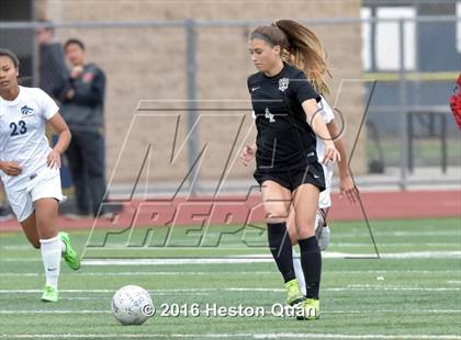Thumbnail 3 in Palos Verdes vs. Northwood (CIF-SS D2 Final) photogallery.