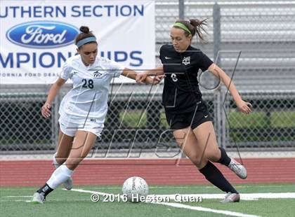 Thumbnail 2 in Palos Verdes vs. Northwood (CIF-SS D2 Final) photogallery.