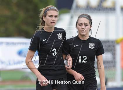 Thumbnail 1 in Palos Verdes vs. Northwood (CIF-SS D2 Final) photogallery.