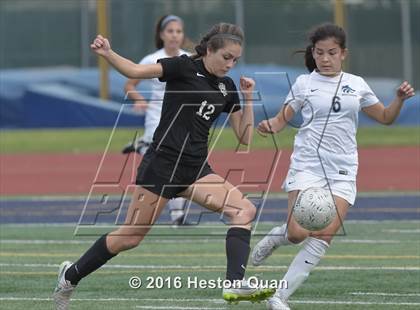 Thumbnail 3 in Palos Verdes vs. Northwood (CIF-SS D2 Final) photogallery.
