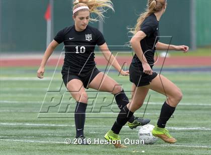 Thumbnail 1 in Palos Verdes vs. Northwood (CIF-SS D2 Final) photogallery.