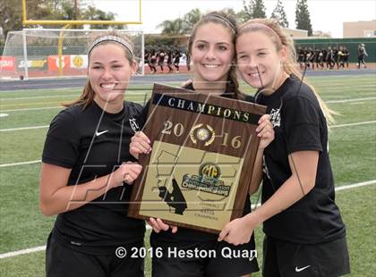 Thumbnail 2 in Palos Verdes vs. Northwood (CIF-SS D2 Final) photogallery.