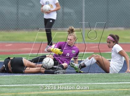Thumbnail 3 in Palos Verdes vs. Northwood (CIF-SS D2 Final) photogallery.