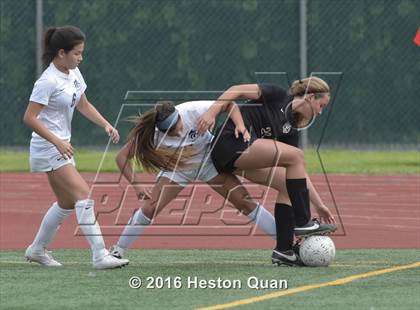 Thumbnail 3 in Palos Verdes vs. Northwood (CIF-SS D2 Final) photogallery.